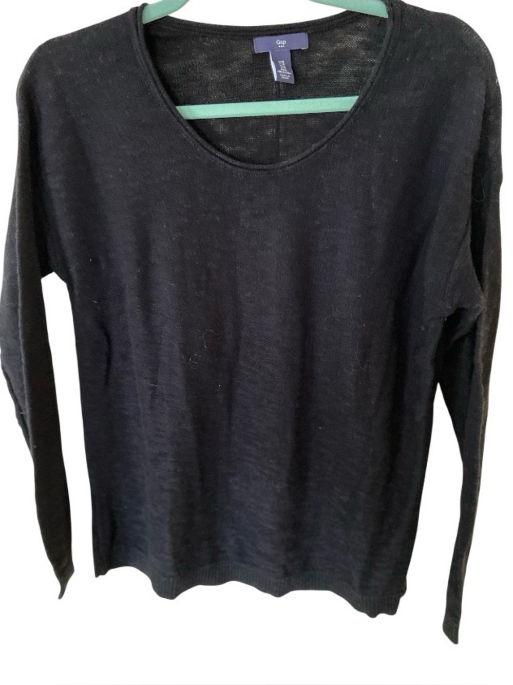 GAP Black Long-Sleeve Scoop Neck Knit Top